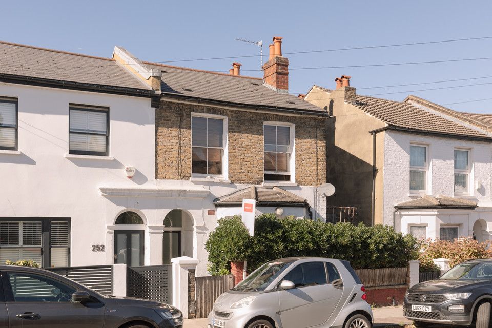 Property photo 1 of 17