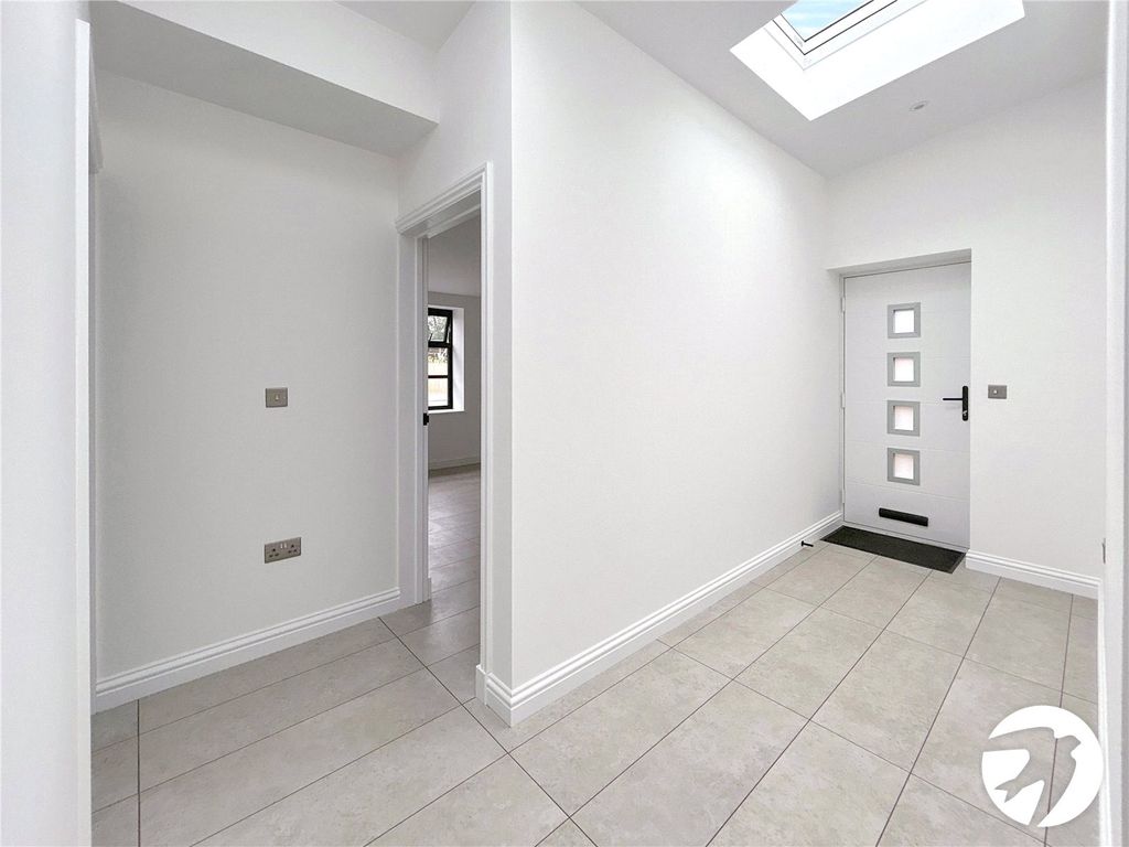 Property photo 3 of 20 Picture No. 24