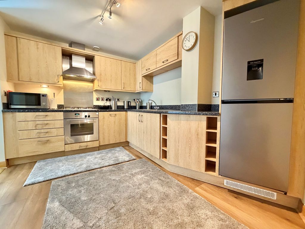 Property photo 2 of 11 Kitchen