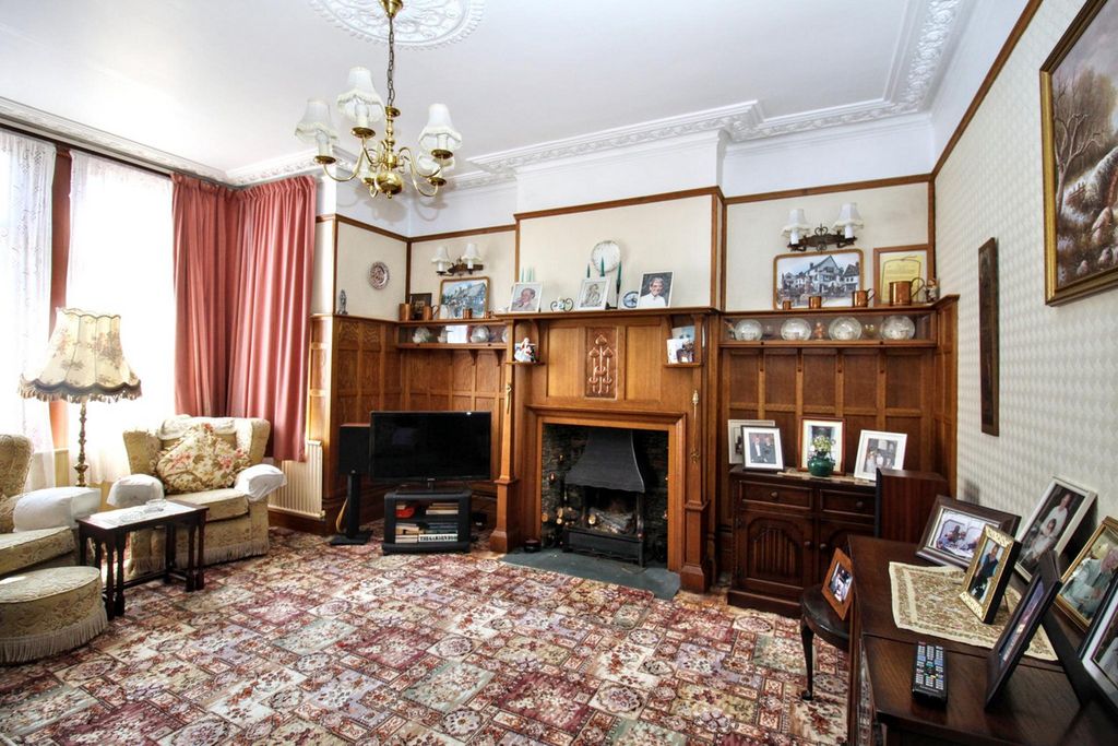 Property photo 2 of 19