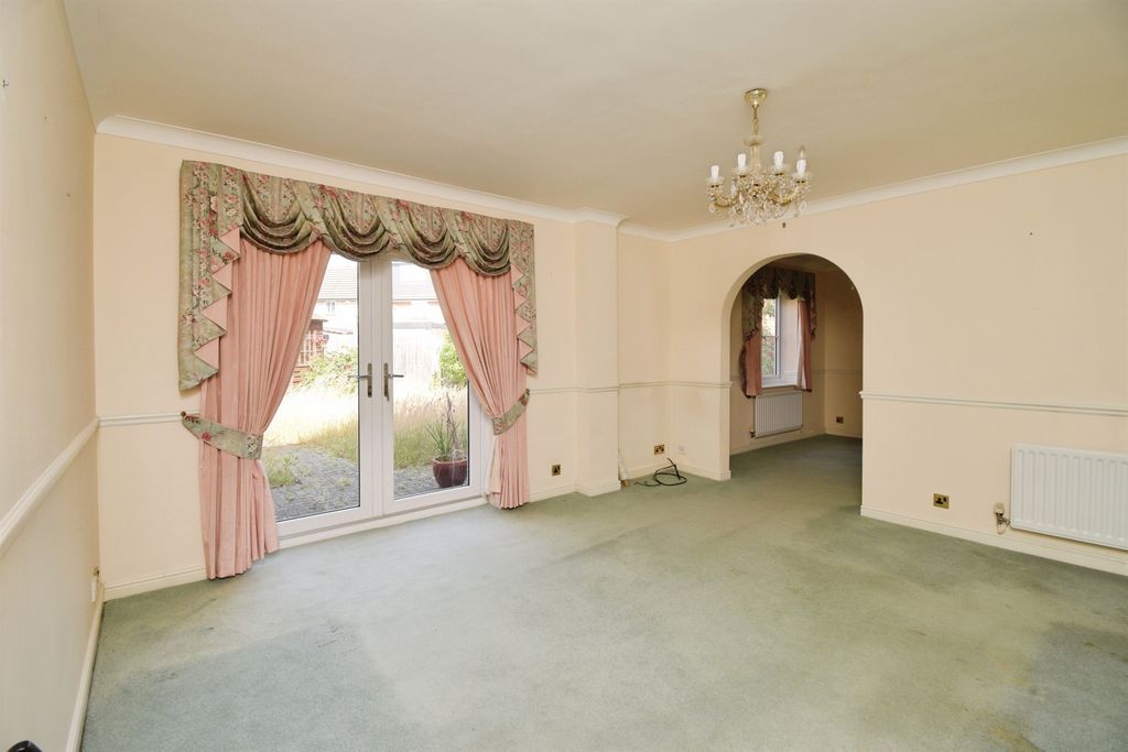 Property photo 3 of 21