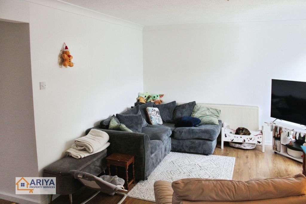 Property photo 3 of 17