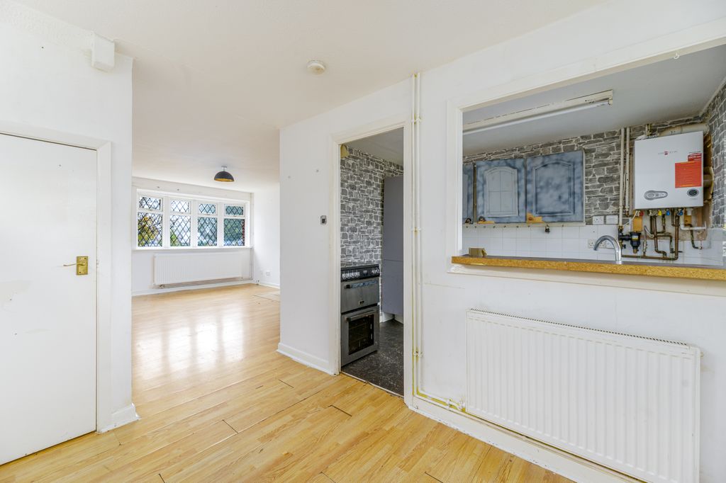 Property photo 3 of 29 9