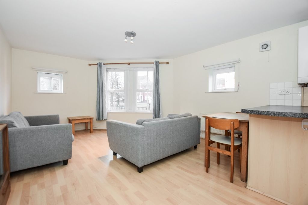 Property photo 1 of 17 Picture No. 25