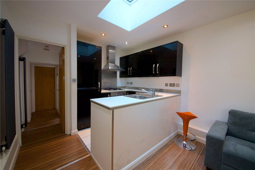 Property photo 2 of 22 Picture No. 02