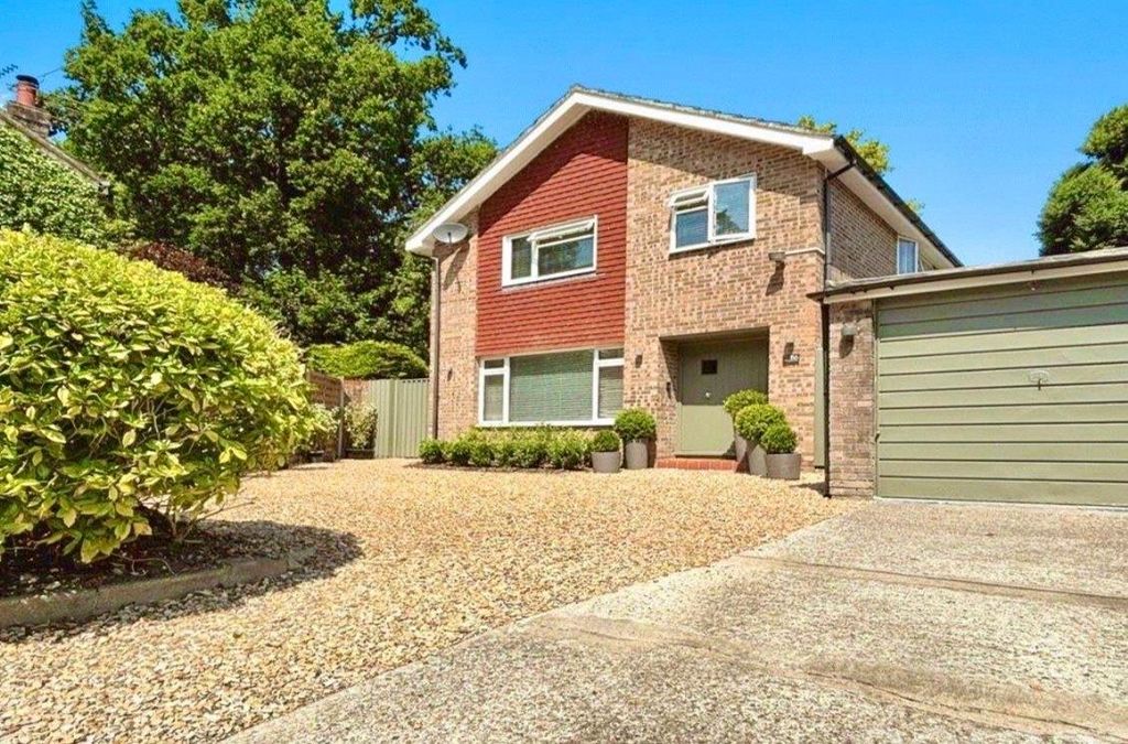 Property photo 1 of 18 Image