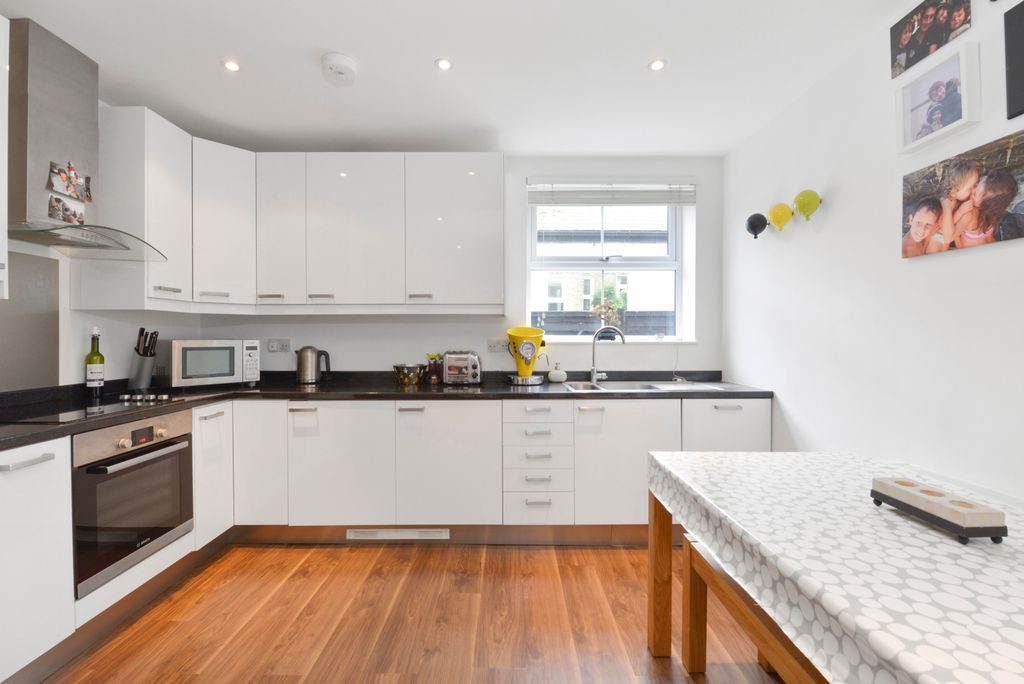 Property photo 3 of 10 2.Jpg