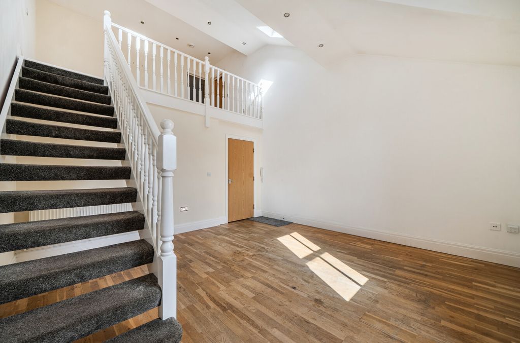 Property photo 2 of 17 2