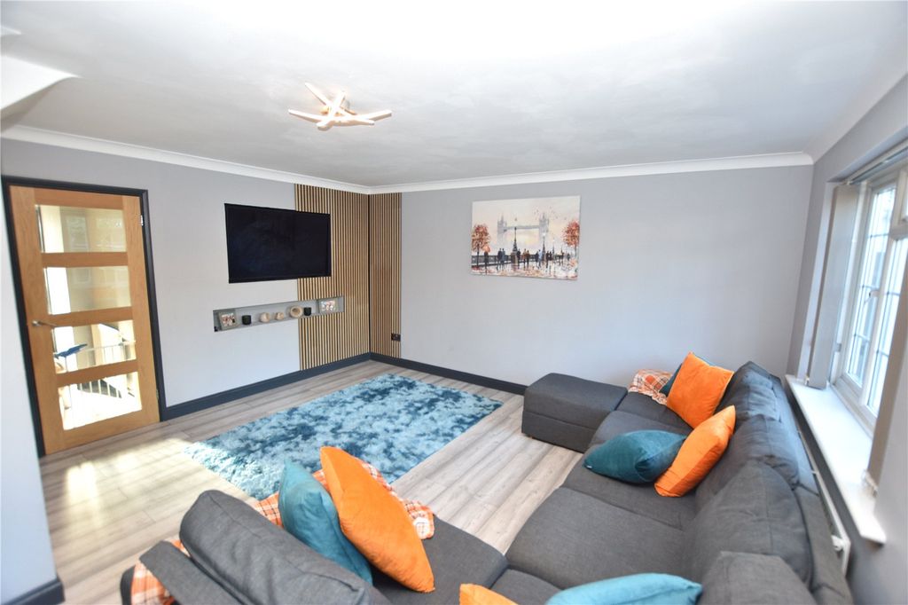 Property photo 2 of 15 Picture No. 04