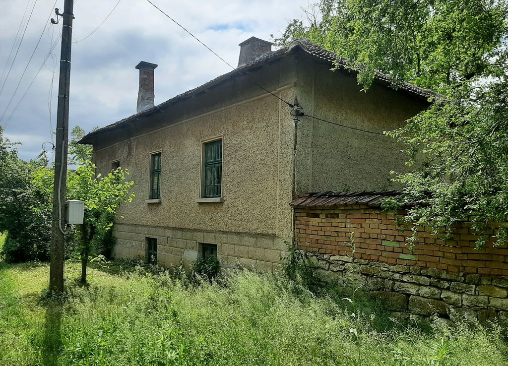 Property photo 1 of 8