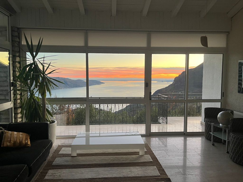 Property photo 3 of 25