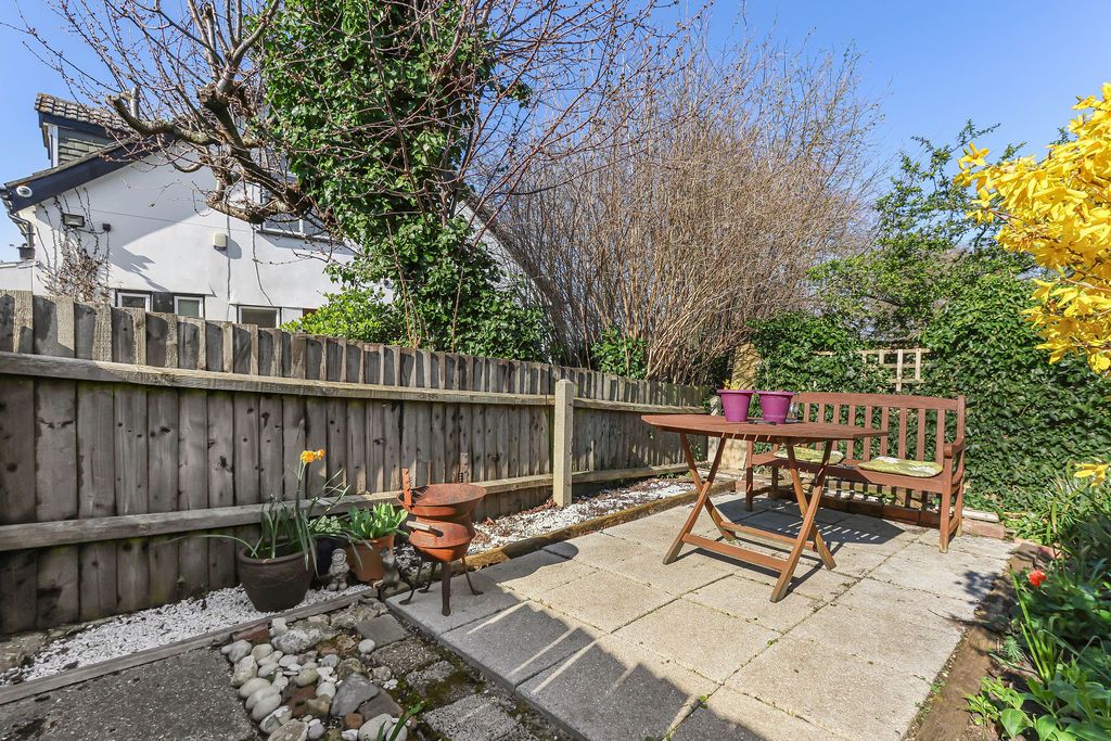 Property photo 2 of 21