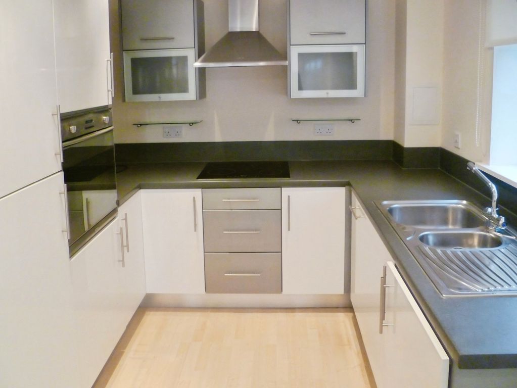 Property photo 2 of 9 Kitchen
