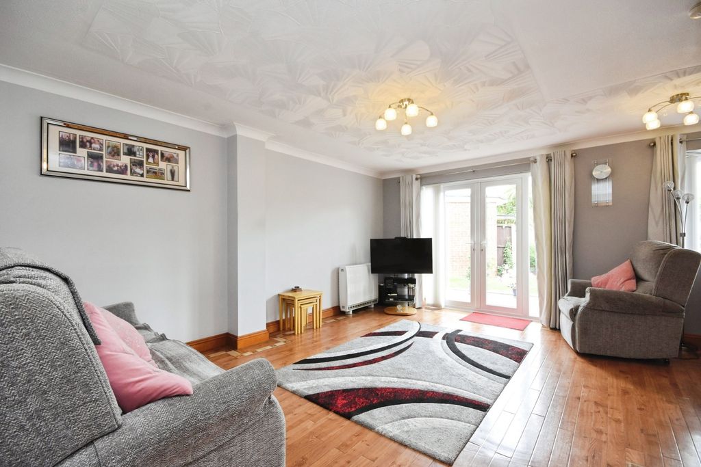 Property photo 2 of 20 Pbox-Img.Jpg