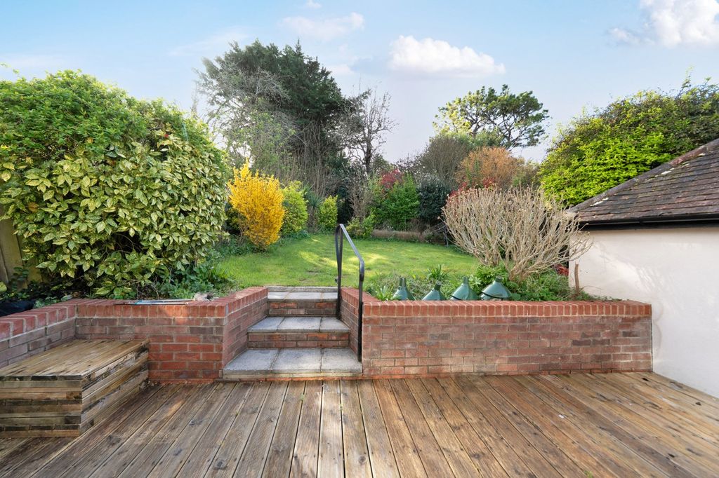 Property photo 2 of 16 Picture No. 11