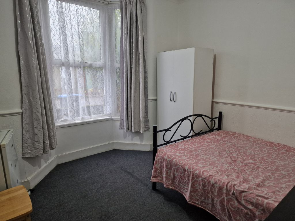 Property photo 2 of 6 Gallery