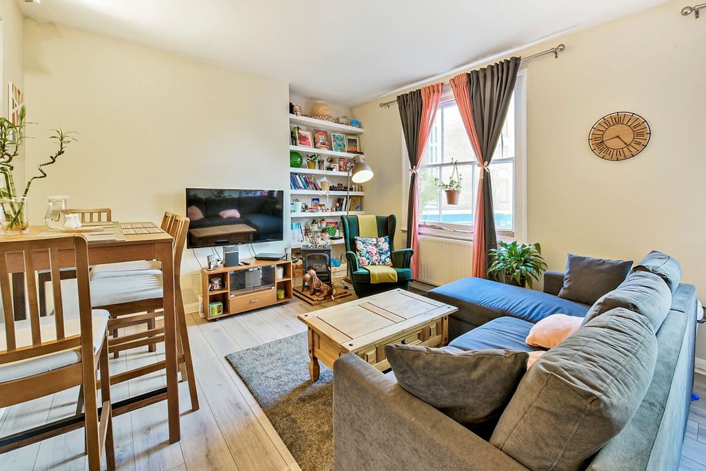 Property photo 2 of 8