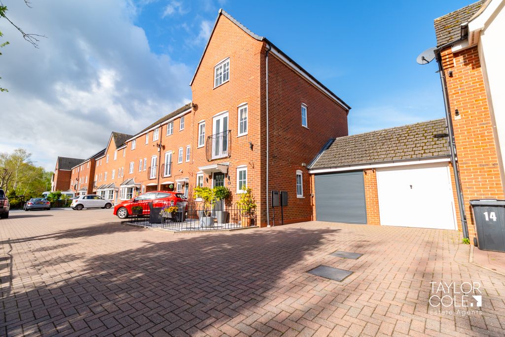 Property photo 1 of 36