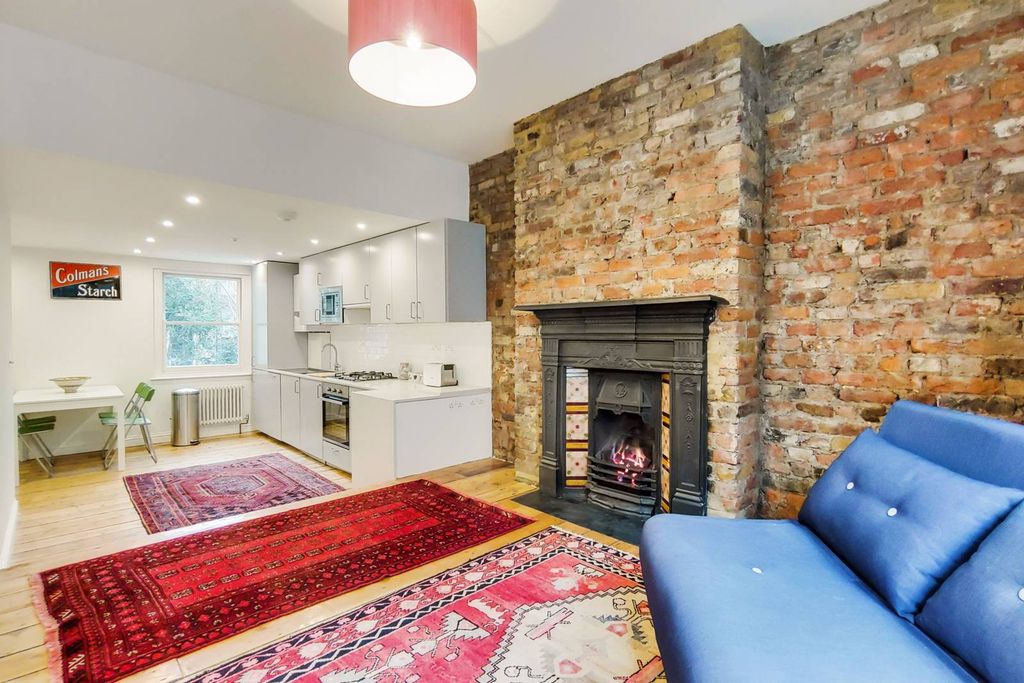 Property photo 2 of 12