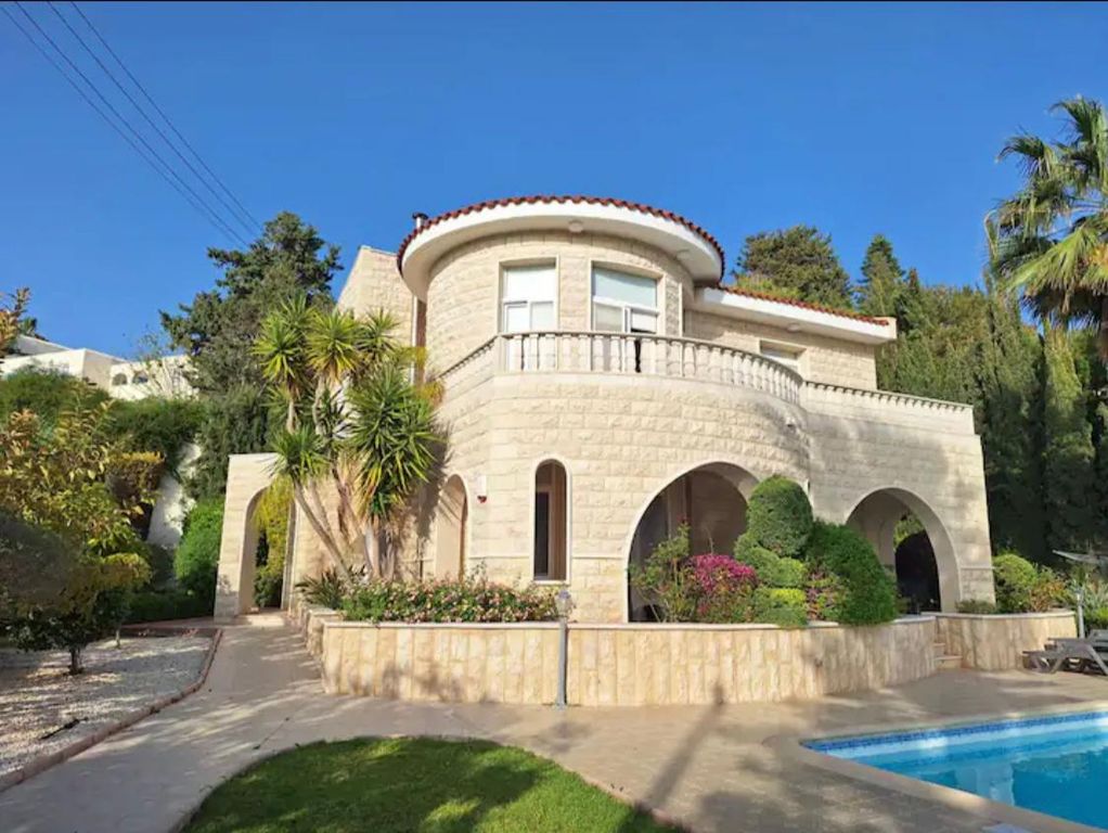 Property photo 1 of 43