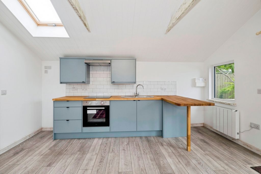 Property photo 3 of 13 Photo