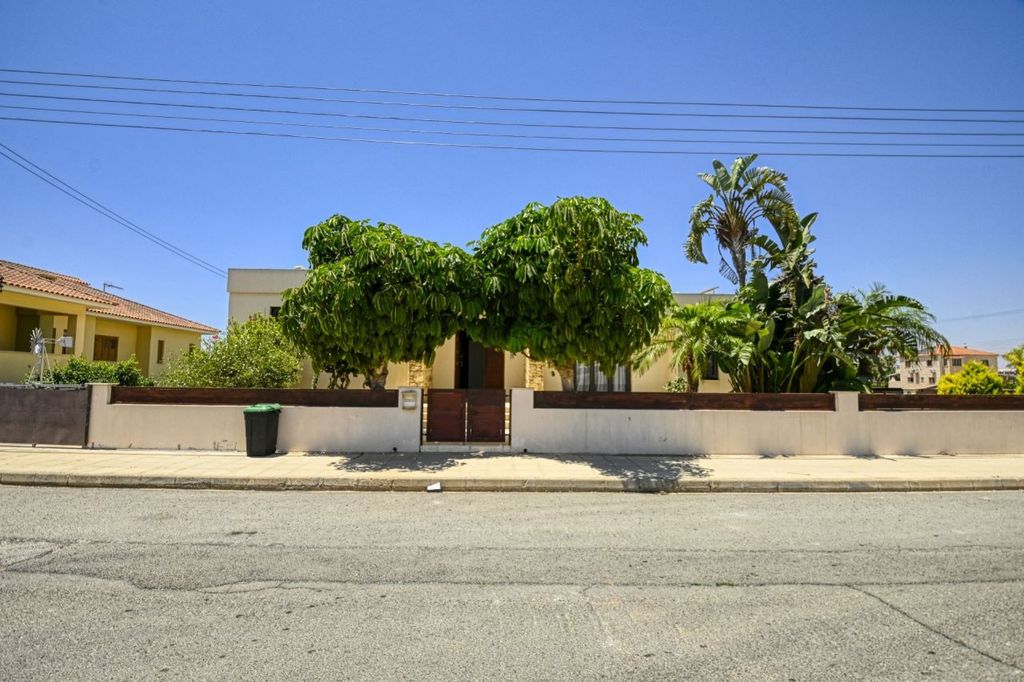 Property photo 1 of 27