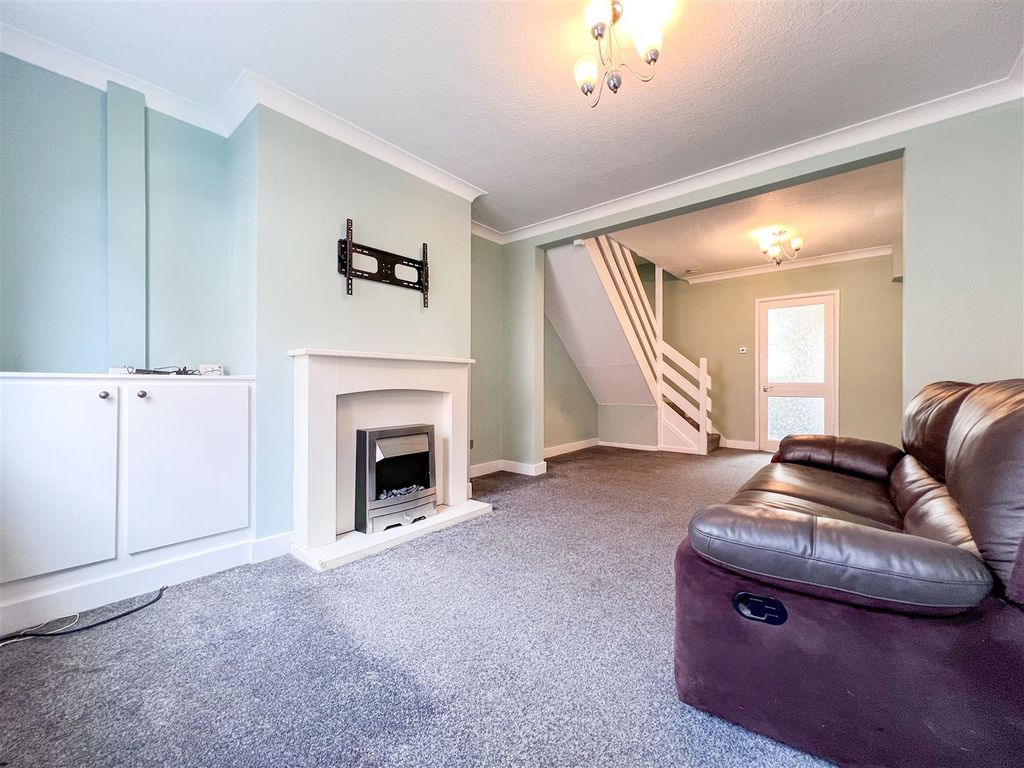 Property photo 3 of 16 Sitting / Dining Room