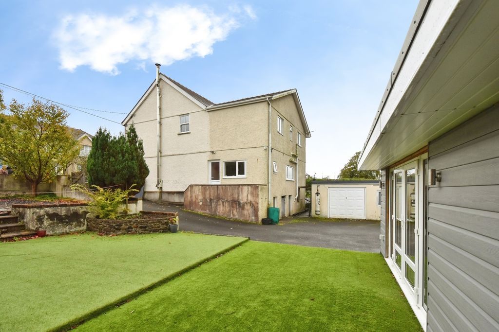 Property photo 3 of 34 Pbox-Img.Jpg
