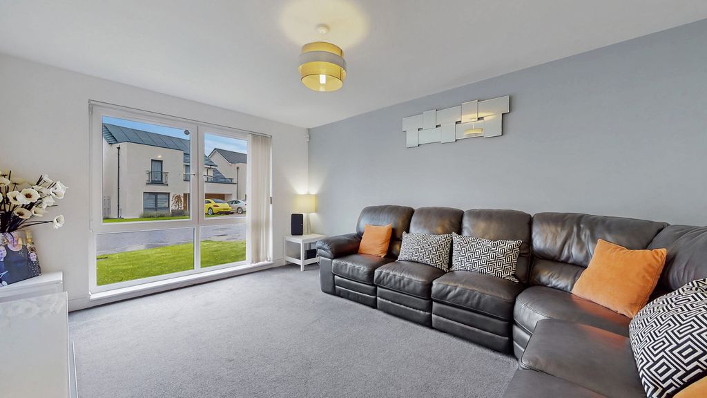 Property photo 2 of 41 15-Print-8 Bleasdale Road_36