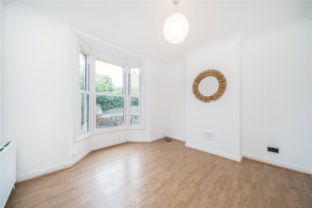 Property photo 2 of 8 Reception