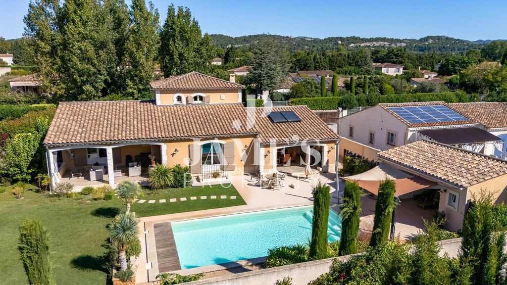 Property photo 1 of 19 House With Pool - Walking Distance From Paradou