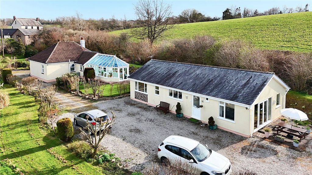 Property photo 2 of 28 Picture No. 60