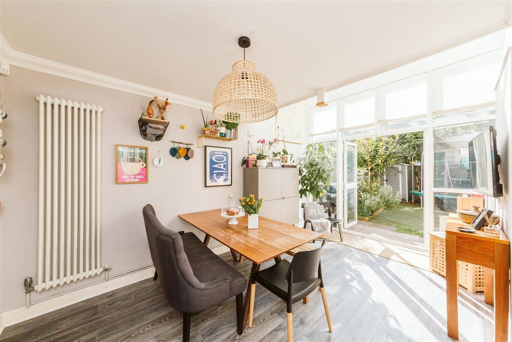 Property photo 1 of 32 Royal Victoria Park 35 (1).Jpg