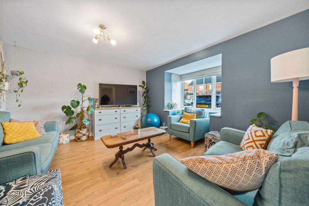 Property photo 2 of 25