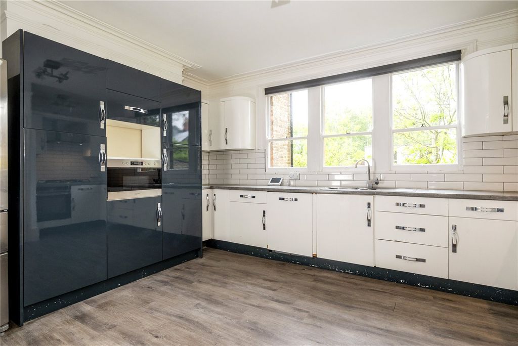 Property photo 2 of 18 Kitchen
