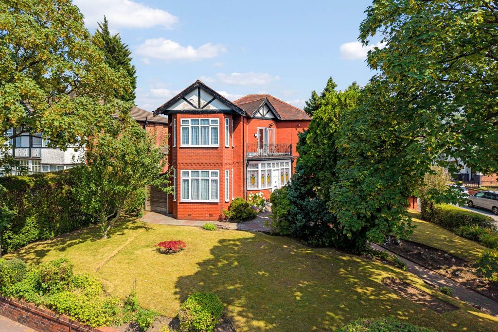 Property photo 1 of 33