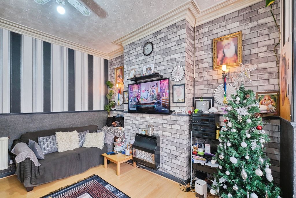 Property photo 3 of 20