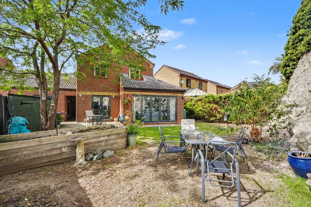 Property photo 3 of 17