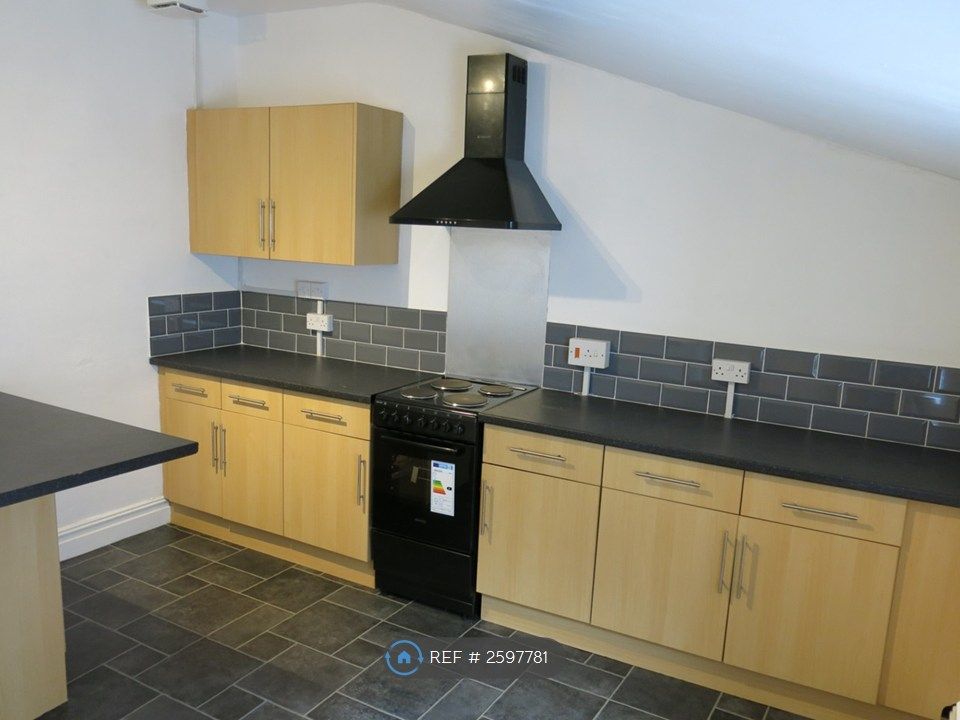 Property photo 1 of 25 Kitchen 1