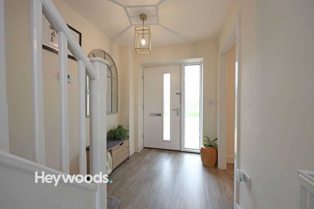 Property photo 3 of 27