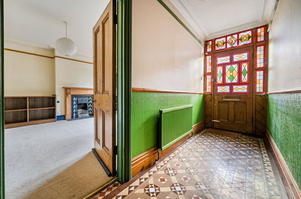 Property photo 3 of 21