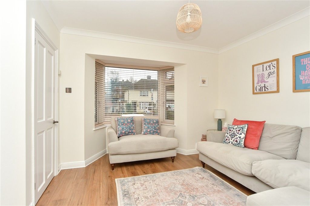 Property photo 3 of 10 Lounge