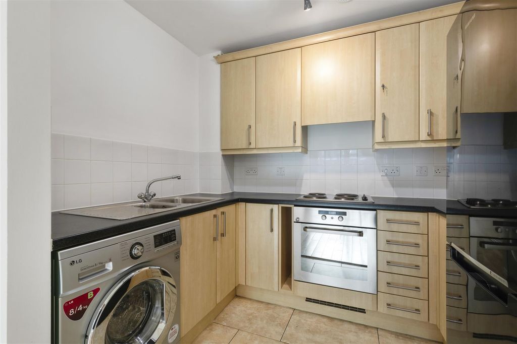 Property photo 2 of 14 Kitchen