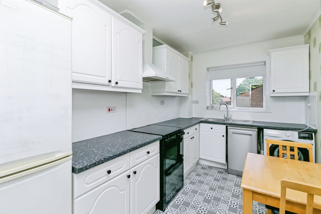 Property photo 3 of 13