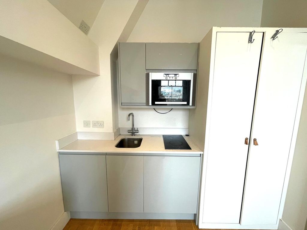 Property photo 2 of 5 Kitchen