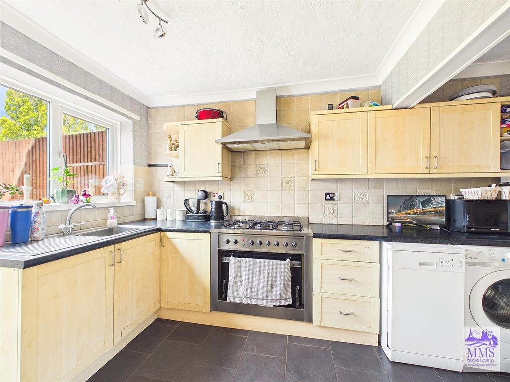 Property photo 2 of 17 Cam04098G0-Pr0202-Still005.Jpg