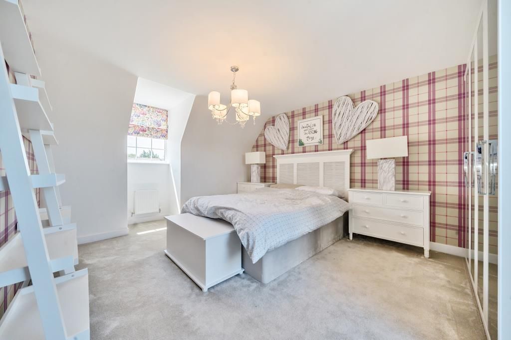 Property photo 3 of 20 Bedroom