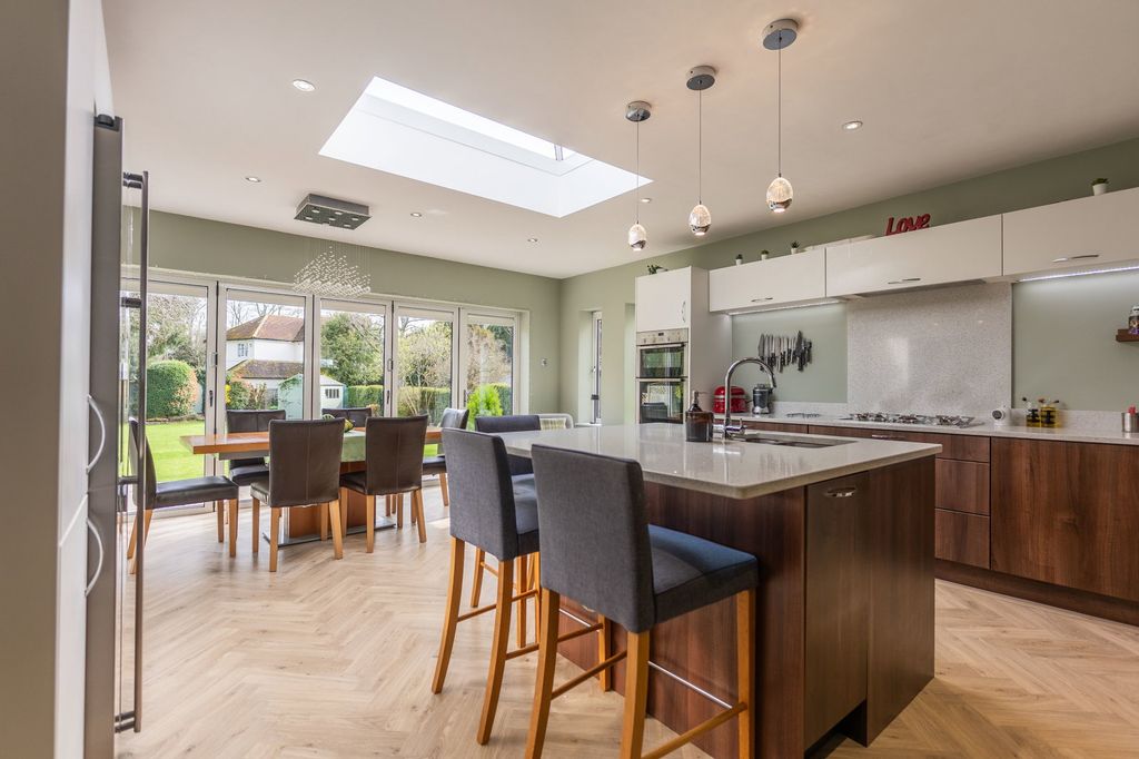 Property photo 3 of 22