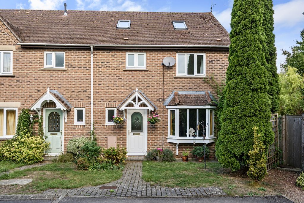 Property photo 1 of 17 Frontphoto