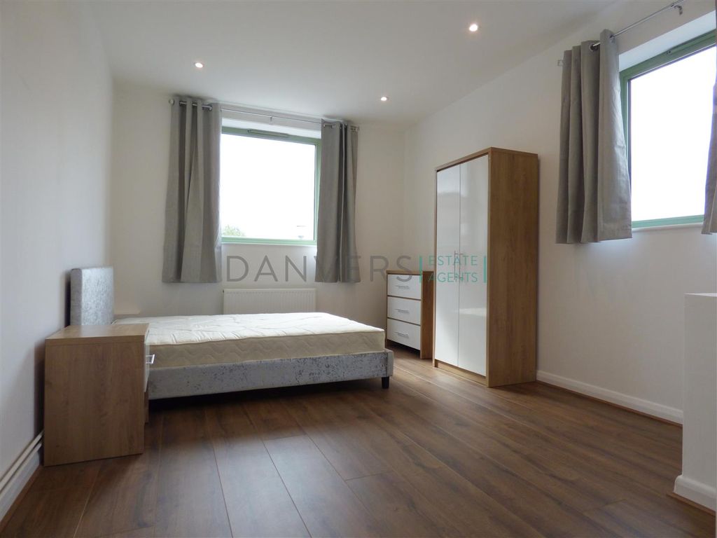 Property photo 3 of 9